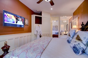 Cotton Exchange, Luxury Room, 1 King Bed, Jetted Tub, Garden View