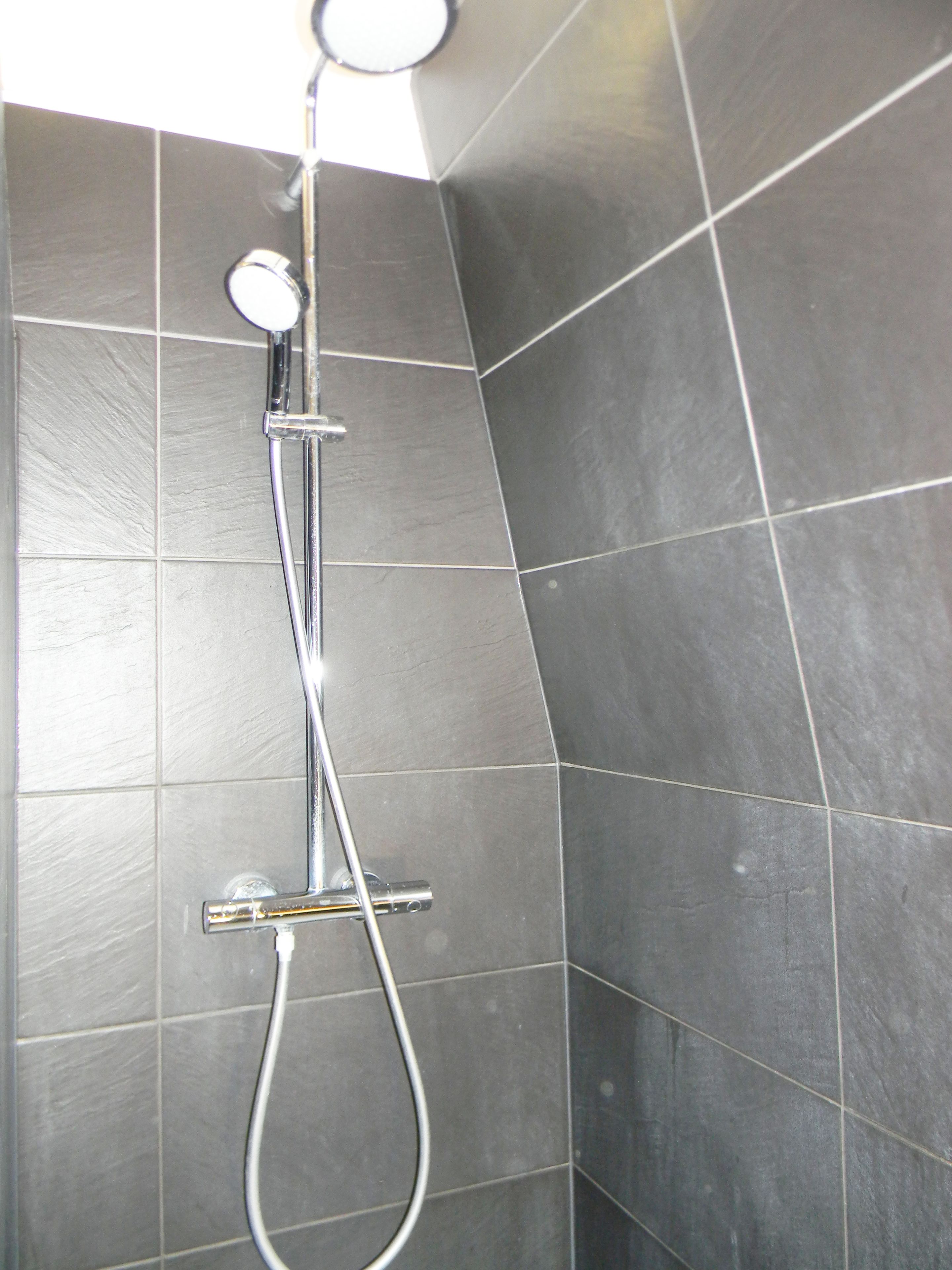 Penthouse, 3 chambres, terrasse | Salle de bain | Ensemble douche/baignoire, sèche-cheveux, serviettes fournies, savon