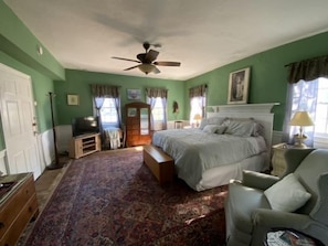 Room, 1 King Bed (The Master Stateroom)