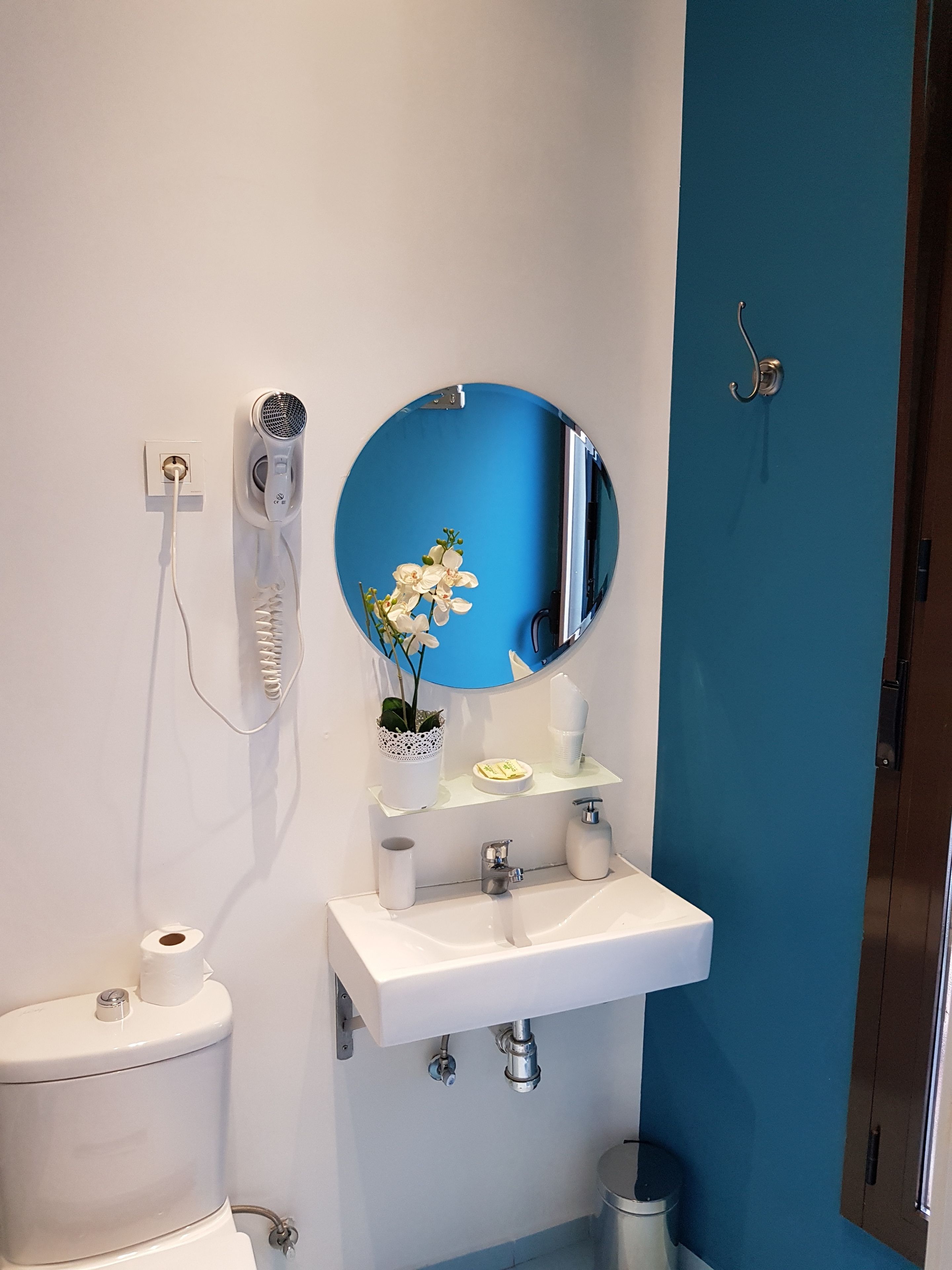 Photo - Hostal Main Street Madrid