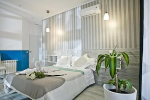 Superior Double Room, City View | Down duvets, in-room safe, blackout curtains, soundproofing - Main Street Madrid (Madrid)