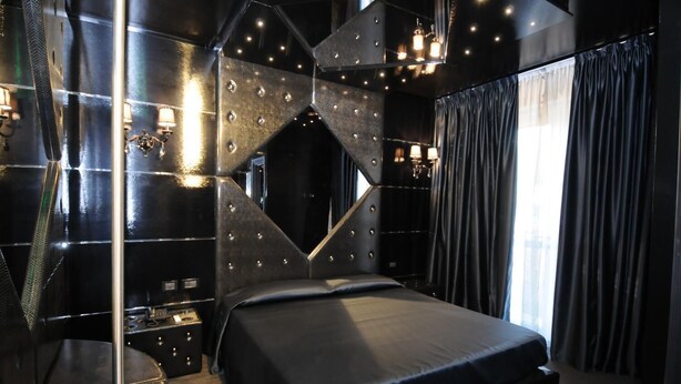 Blackout drapes, soundproofing, WiFi (free), individually furnished