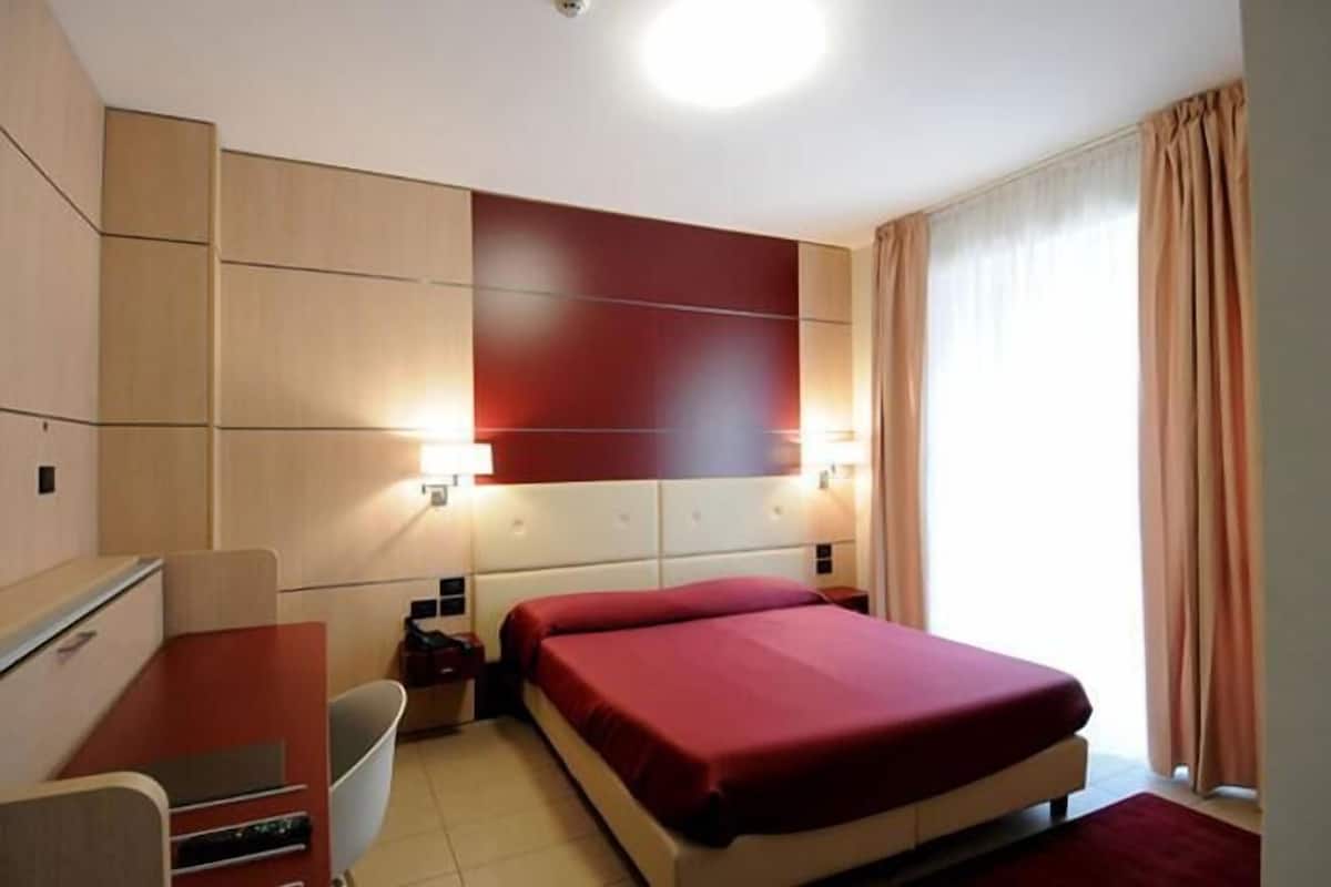 Individually furnished, blackout drapes, soundproofing, free WiFi