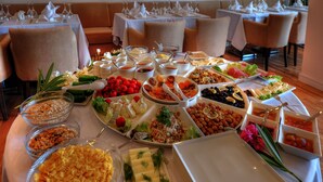 Breakfast, lunch and dinner served - LVZZ Hotel - Boutique Class (Bodrum)