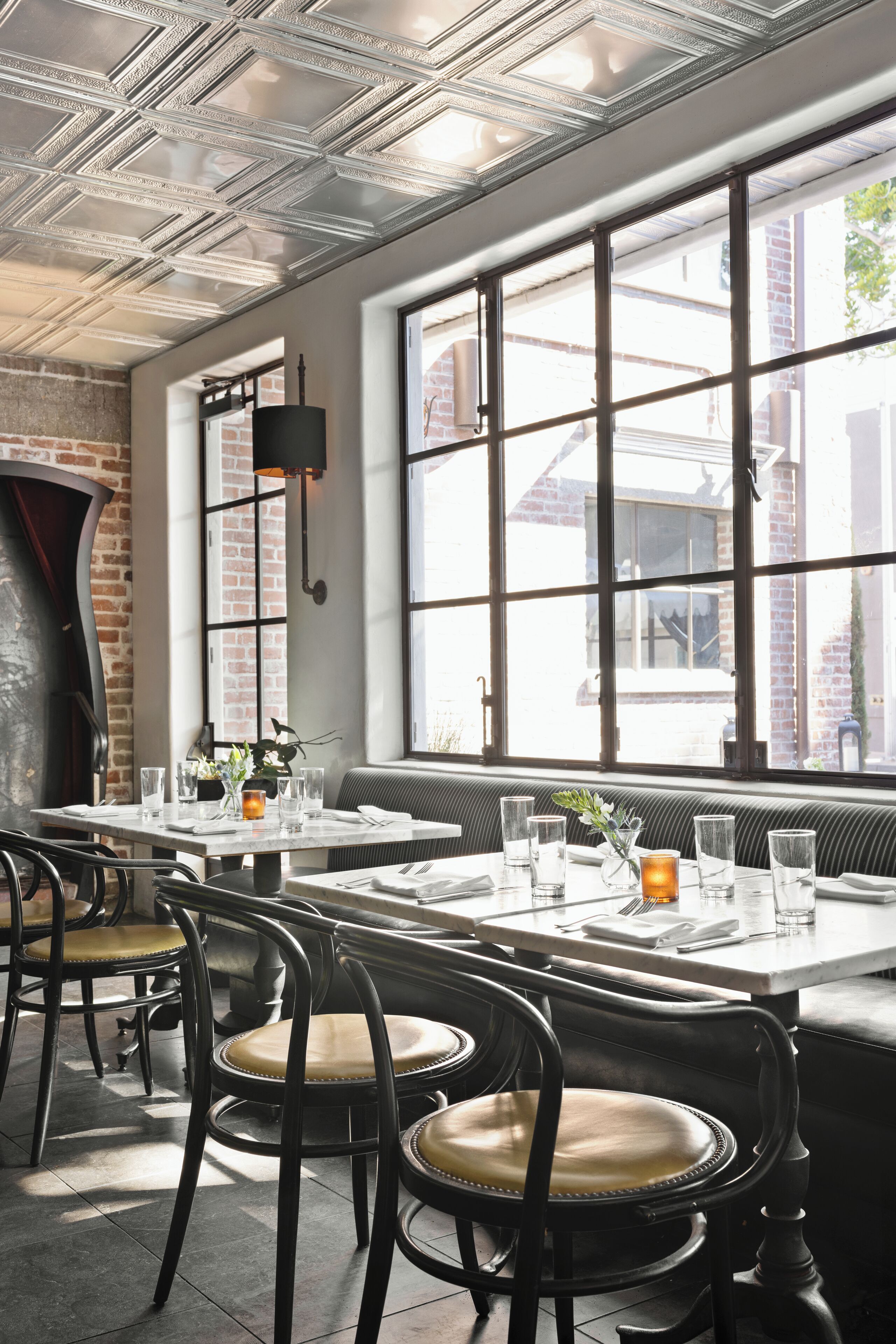 lunch, dinner and brunch served