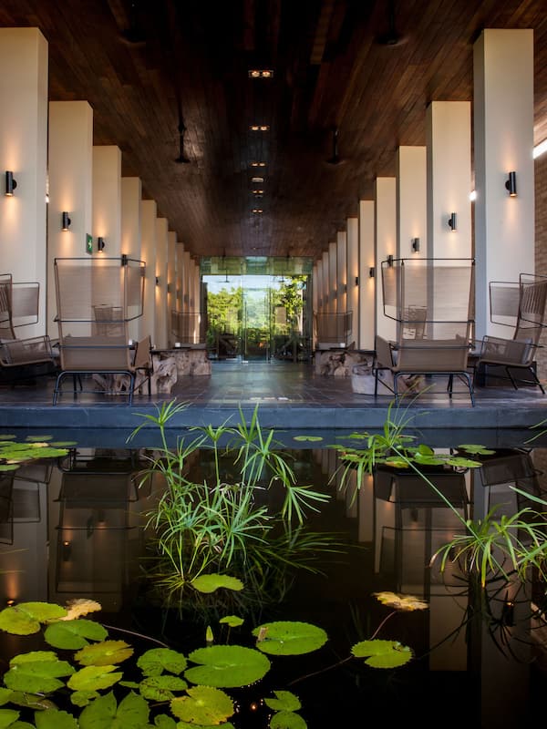 Couples treatment rooms, sauna, hot tub, steam room, Turkish bath