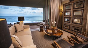 Sviitti (Master) | Ylelliset vuodevaatteet, minibaari, tallelokero huoneessa