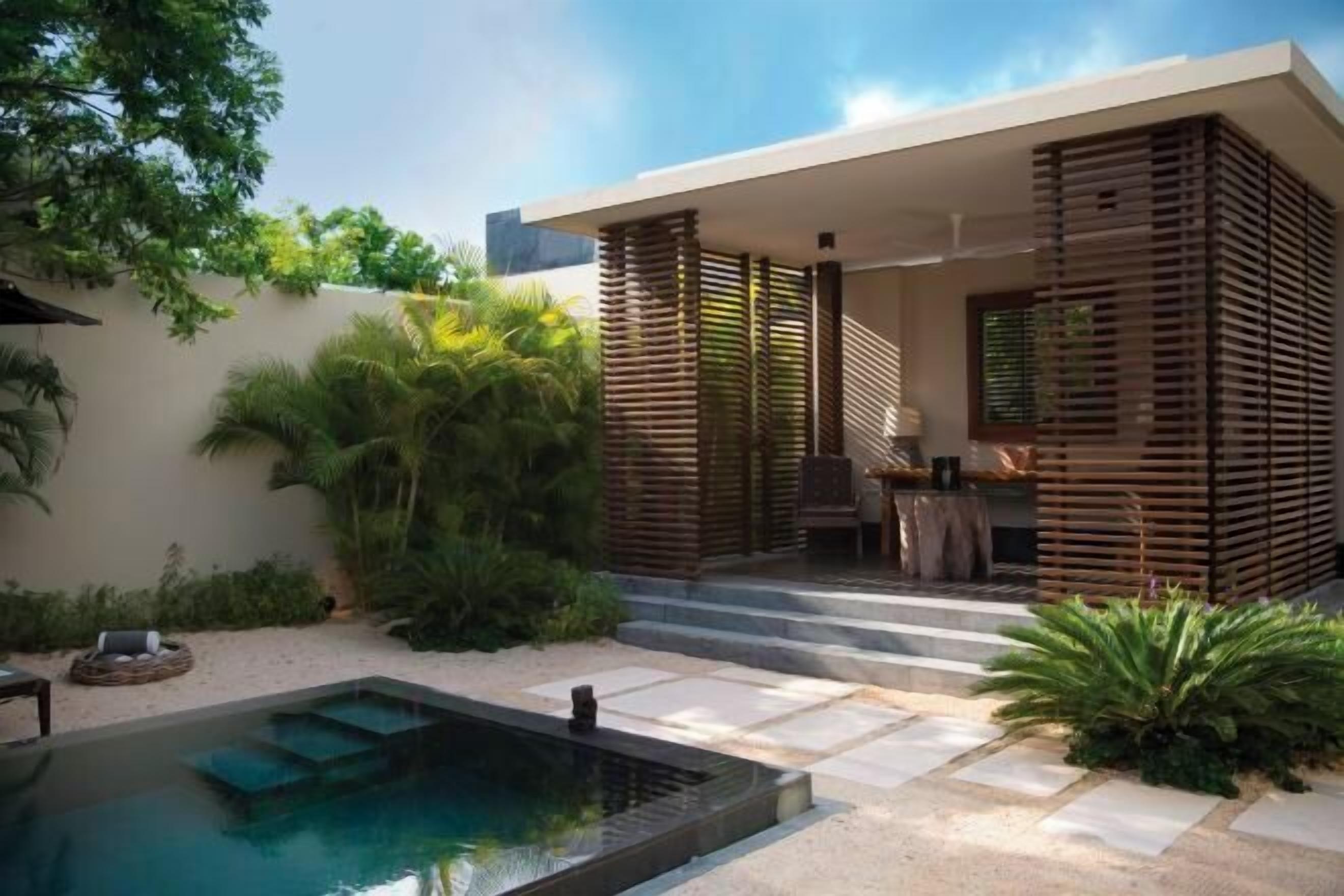 Pool | 5 outdoor pools, pool umbrellas, sun loungers