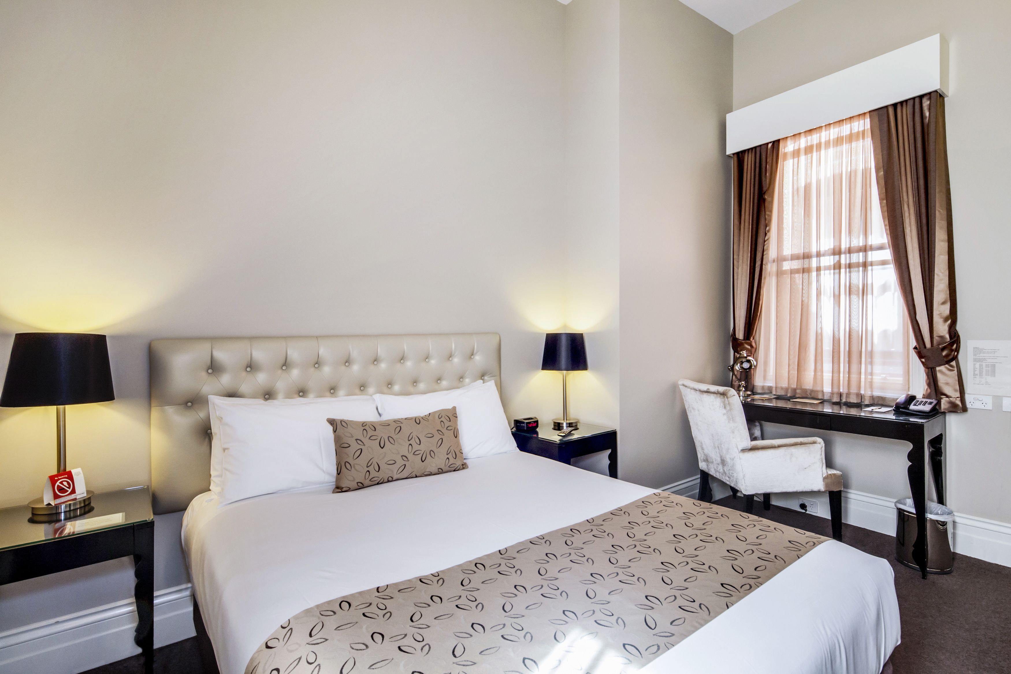 standard queen room | minibar, in-room safe, desk, iron/ironing board