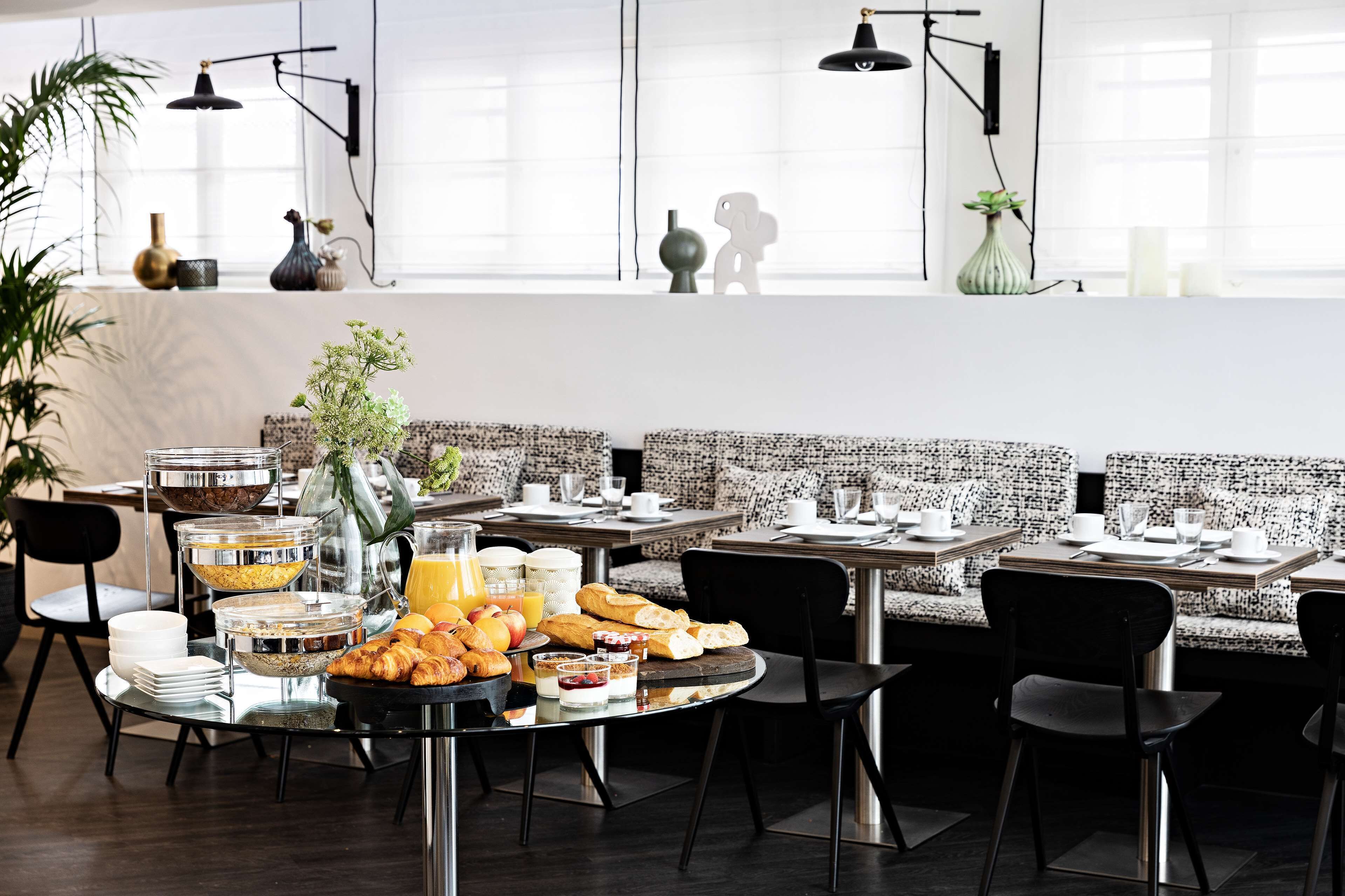 daily buffet breakfast (eur 14 per person)