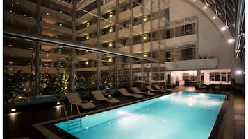 Indendørs pool