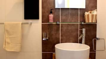 Double Room (Superior Double 1st Floor) | Bathroom | Shower, hair dryer, towels, soap
