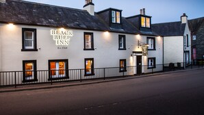 Front of property – evening/night - The Black Bull Hotel (Moffat)