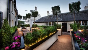 Property grounds - The Black Bull Hotel (Moffat)