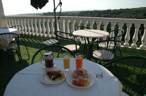 Outdoor dining - Il Corbezzolo (Cupra Marittima)