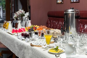 Buffet - Odesskiy Dvorik (Odesa)