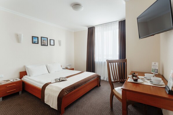 Ropa de cama de alta calidad y minibar 