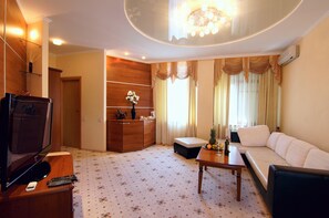 Studiosuite – president | Oppholdsområde | TV og oppvarmet gulv