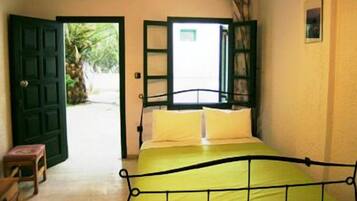2 kamar tidur, brankas, kedap suara, dan tempat tidur bayi gratis