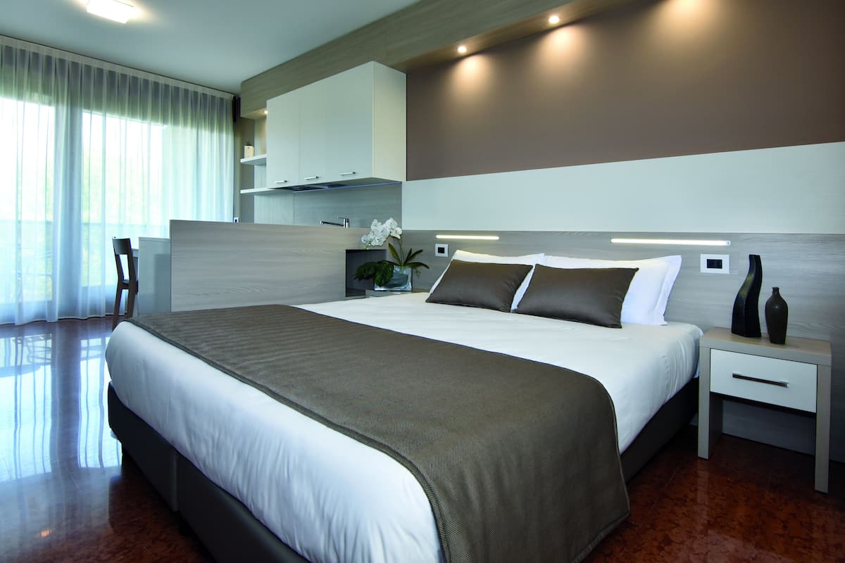 Estudio | 1 habitación, caja de seguridad en la habitación y escritorio