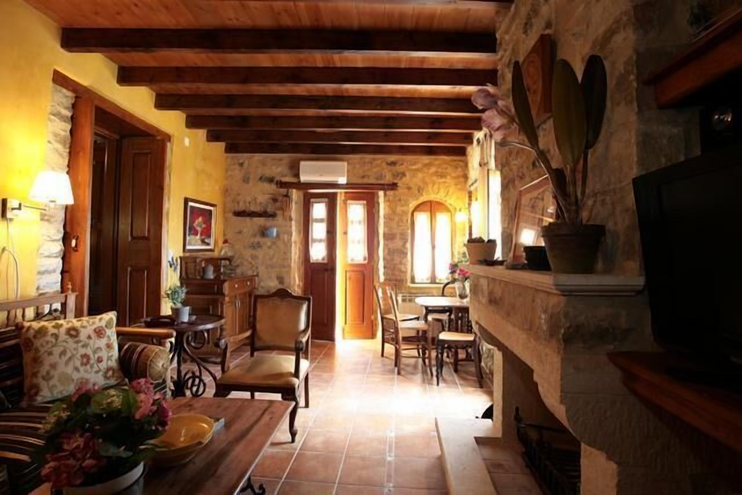 House, 1 Bedroom (Smaragda) | Living room | 38-inch flat-screen TV with cable channels, TV, DVD player