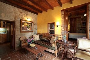 House, 1 Bedroom (Smaragda) | Living room | 38-inch flat-screen TV with cable channels, TV, DVD player - Dorovinis Country Houses (Ierapetra)