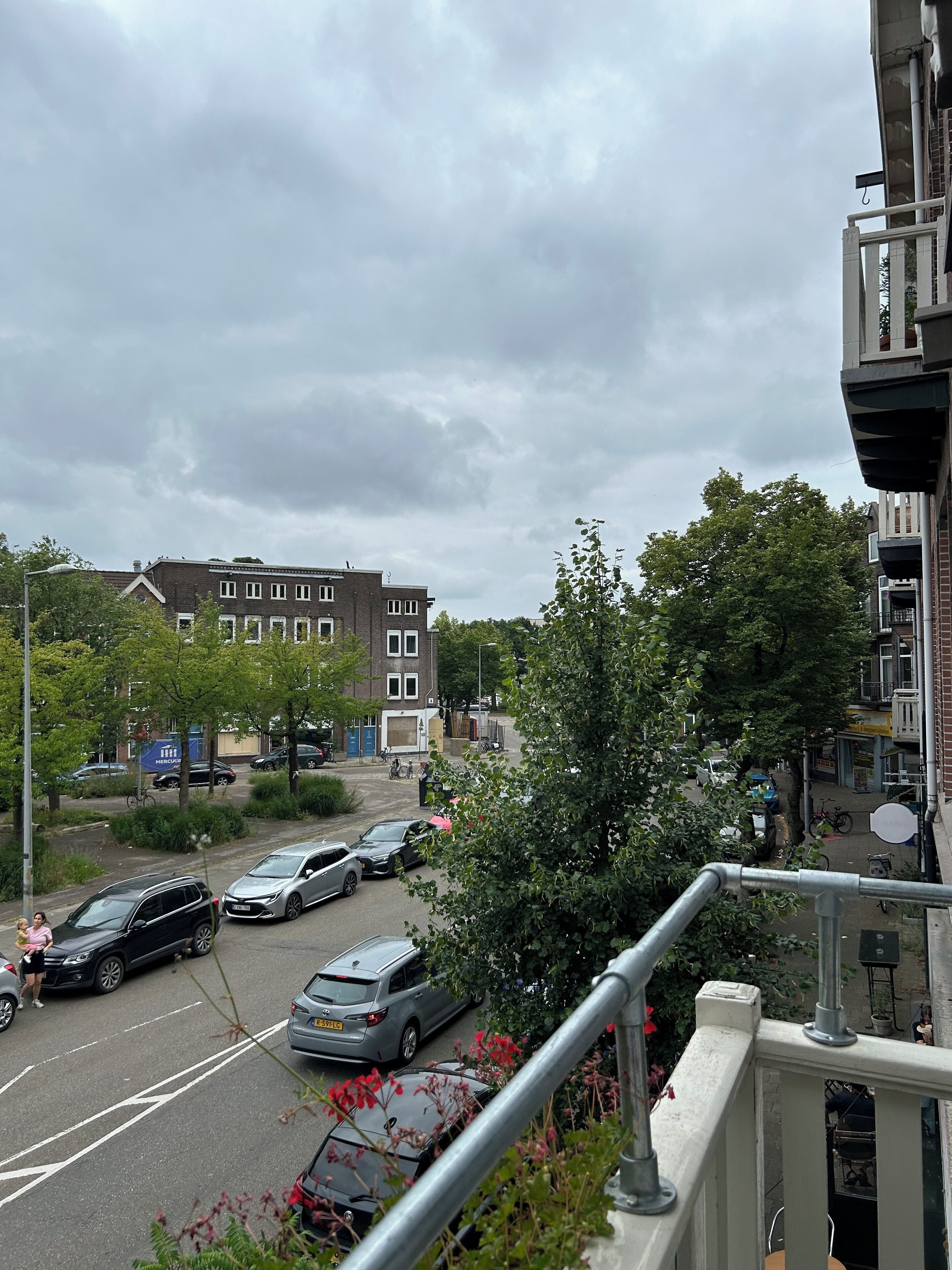 comfort twin room | in-room safe, free wifi, bed sheets