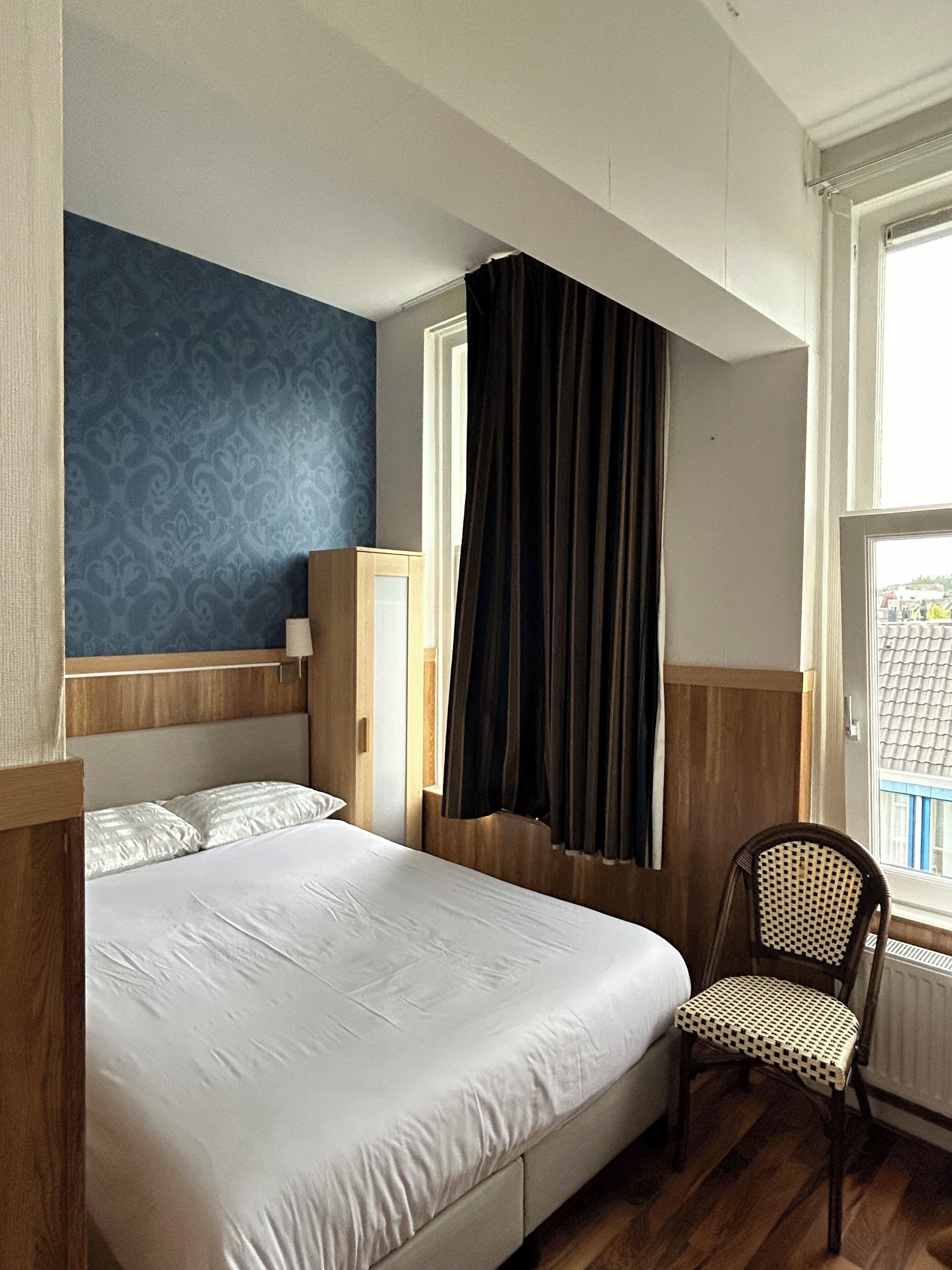 standard room, 1 double bed | in-room safe, free wifi, bed sheets