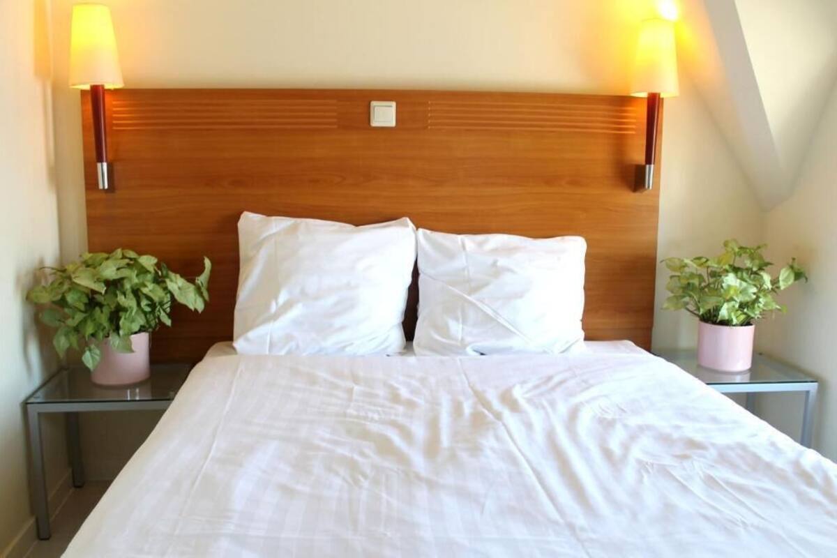 Standard Room, 1 Double Bed | In-room safe, WiFi (free), bed sheets