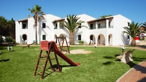 Zona de juegos infantil al aire libre