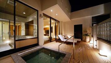 Bañera de hidromasaje exterior