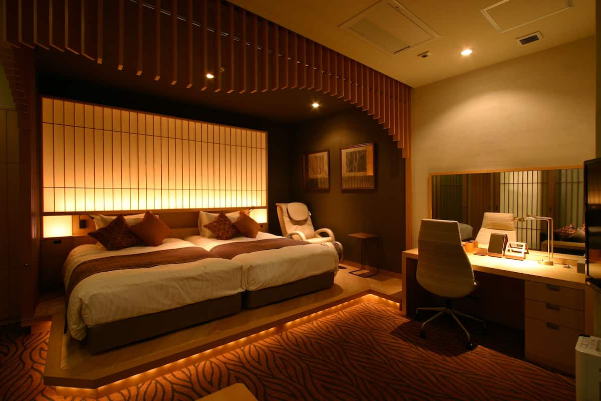 twin room, 2 bedrooms, non smoking | premium bedding, down duvets, in-room safe, individually decorated