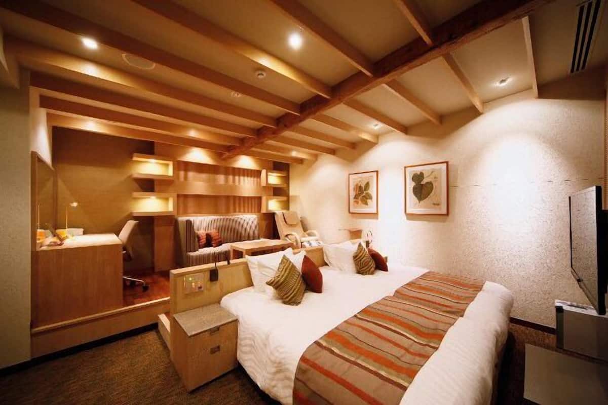 twin room, 2 bedrooms, non smoking | premium bedding, down duvets, in-room safe, individually decorated