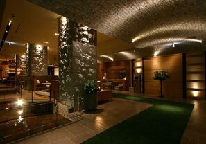 Interior entrance - Hotel Coco Grand Takasaki (Takasaki)