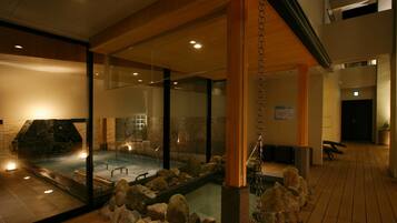 Bañera de hidromasaje interior