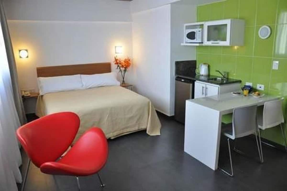 Suite (Roberta Rosa) | Minibar, coffres-forts dans les chambres, bureau, chambres insonorisées