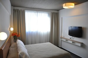 Minibar, in-room safe, desk, soundproofing - Roberta Rosa de Fontana Suites (Rosario)