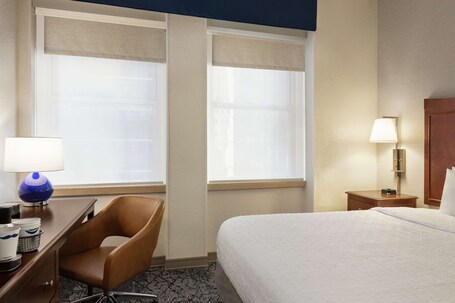 Hampton Inn Manhattan Downtown Financial District - Image 24