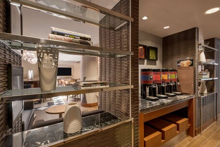 Hampton Inn Manhattan Downtown Financial District - Image 4