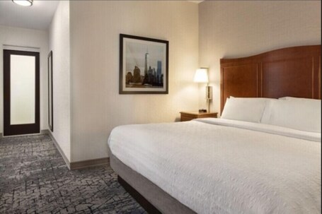 Hampton Inn Manhattan Downtown Financial District - Image 23