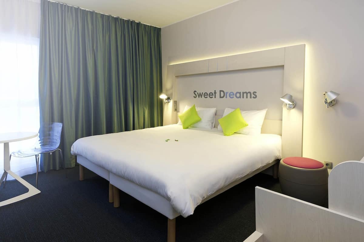 Pillowtop beds, desk, blackout drapes, soundproofing