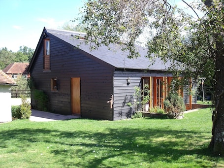 Double Room (The Orchard) | Individually decorated, individually furnished, desk, iron/ironing board