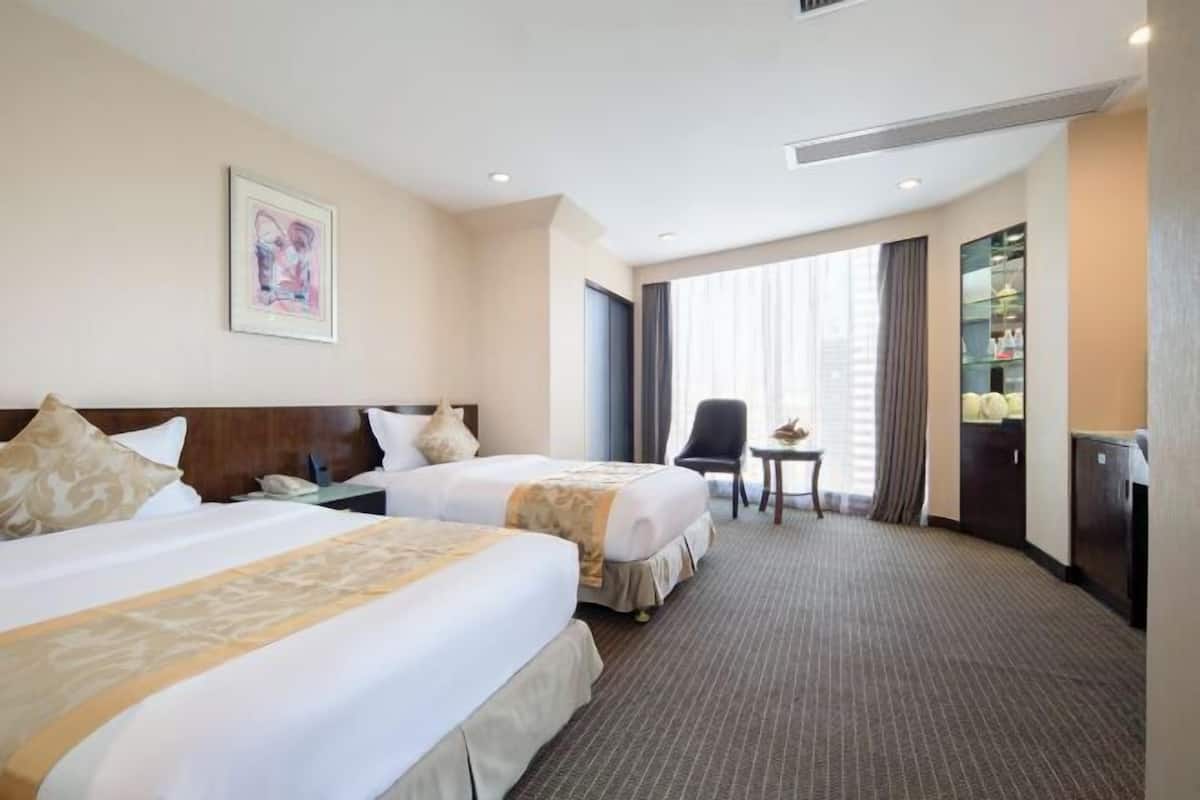 Luxe beddengoed, pillowtop-bedden, een minibar, een kluis op de kamer