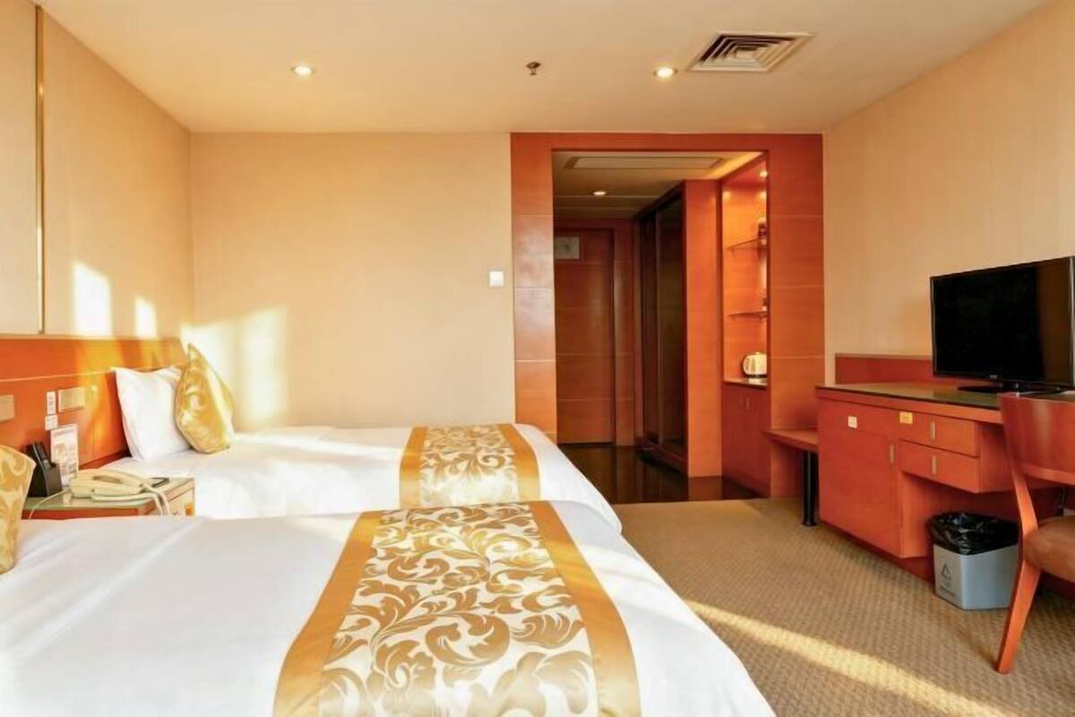 Ropa de cama de alta calidad, colchones con pillow-top y minibar 