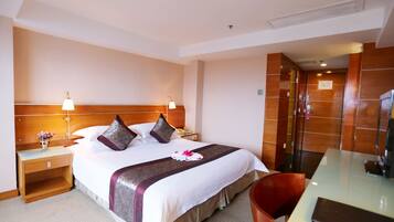Premium bedding, pillowtop beds, minibar, in-room safe