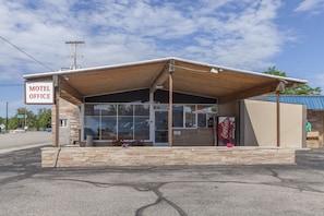 Exterior - Budget Inn Boise (Boise)