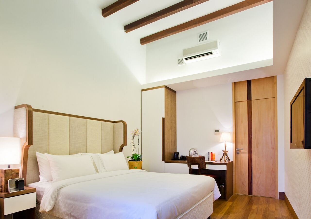 Kamar, 1 Tempat Tidur Queen (Sultan) | Minibar, brankas, meja kerja, dan tirai kedap cahaya