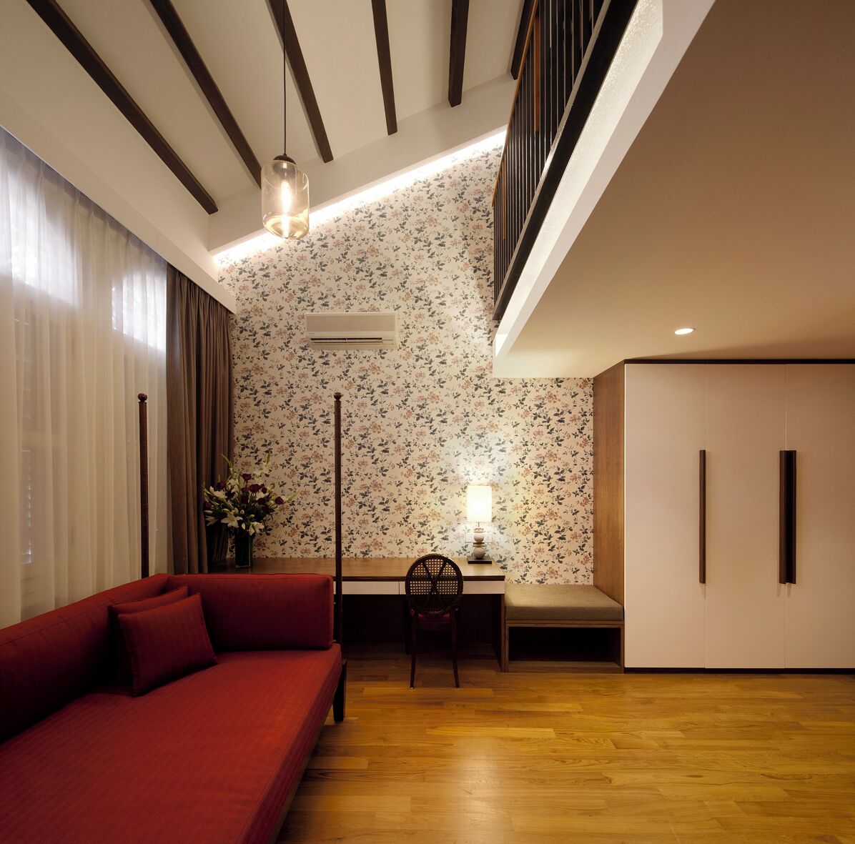 Loft, 1 Tempat Tidur King dengan tempat tidur Sofa (Sultan) | Minibar, brankas, meja kerja, dan tirai kedap cahaya