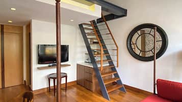 Loft, 1 cama de matrimonio grande con sofá cama (Sultan) | Minibar, caja fuerte, escritorio y cortinas opacas