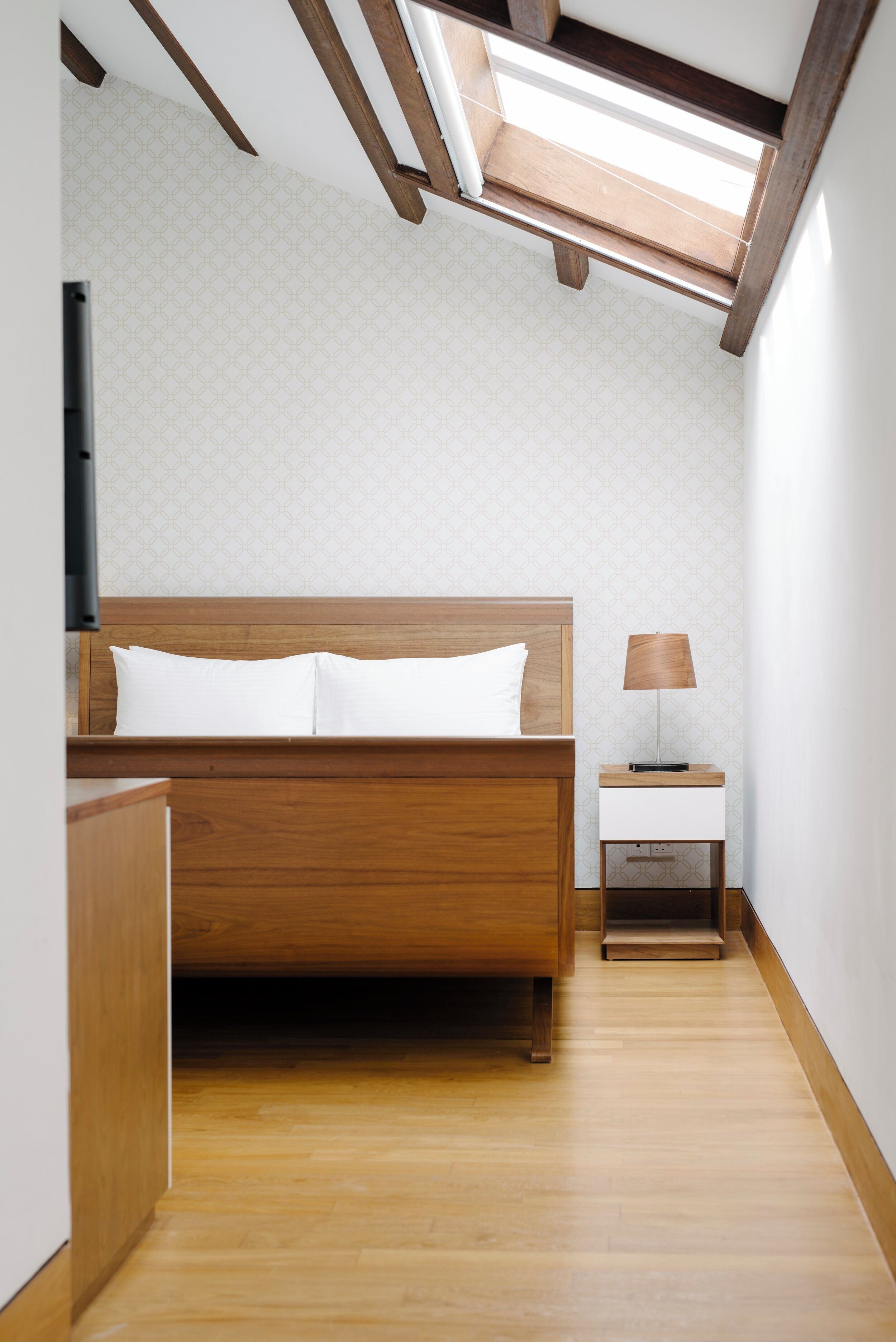 Habitació doble Deluxe, no fumadors | Minibar, caixa forta a l'habitació, escriptori i cortines opaques 